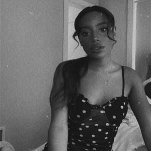 Meet your Posher, Rayveliss